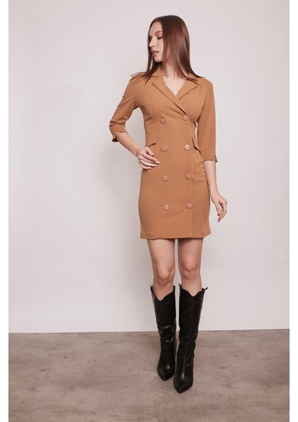 Yakalı Sırt Dekolteli Anvelop Likralı Kumaş Düğmeli Ceket Elbise-Camel fiyatları