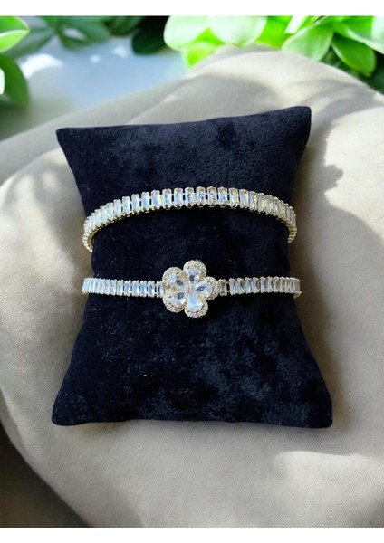 Baget Çiçek Işıltısı Çelik Takı Seti CNS055