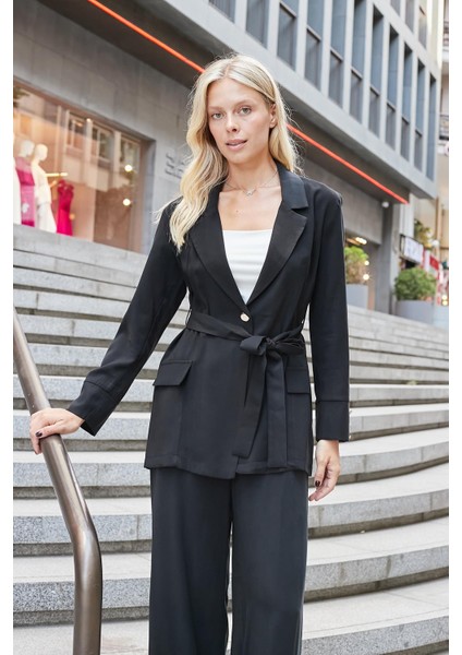 Kadın Ipeksi Modal Kumaş Yakalı Cep Kapaklı Kolları Düğmeli Bağcıklı Uzun Blazer Baharlık Ceket-Siyah modelleri