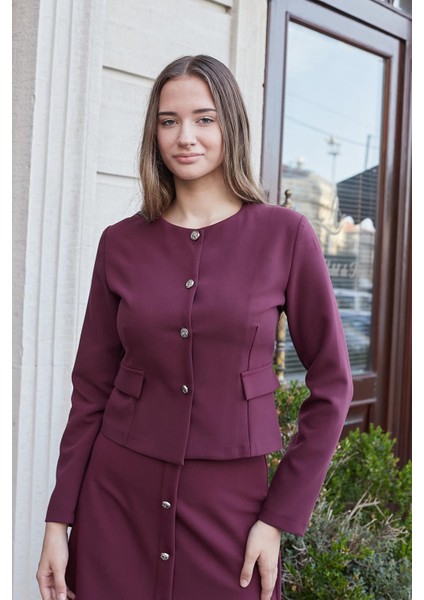 Kadın Hafif Esnek Kumaş Geniş Sıfır Yaka Cep Kapaklı Uzun Kol Dar Kesim Hafif Kısa Blazer Ceket-Bordo