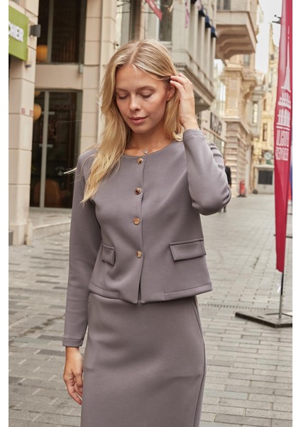 Kadın Esnek Ipeksi Modal Kumaş Geniş Sıfır Yaka Cep Kapaklı Uzun Kol Düğmeli Ceket-Gri fiyatları