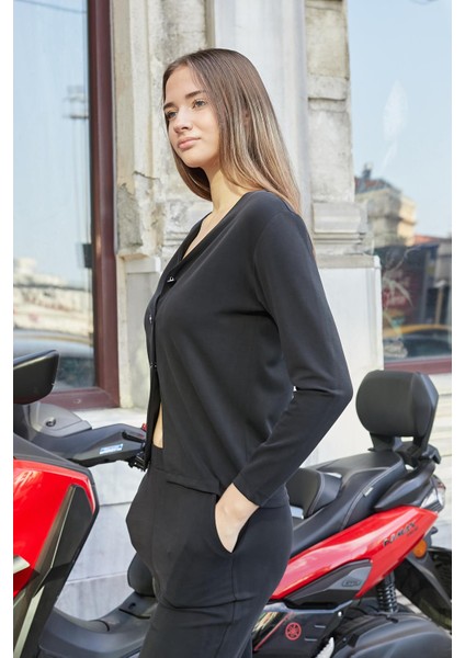 Kadın Esnek Ipeksi Modal Kumaş V Yaka Uzun Kol Düğmeli Ceket-Siyah indirimleri