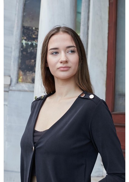 Kadın Ipeksi Esnek Modal Kumaş V Yaka Uzun Kol Omuz Aksesuarlı Düğmeli Uzun Blazer Ceket-Siyah fırsatları