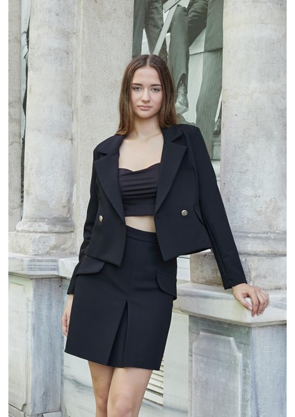 Kadın Hafif Esnek Kumaş Yakalı Cep Kapaklı Uzun Kol Düğmeli Blazer Ceket-Siyah fırsatları