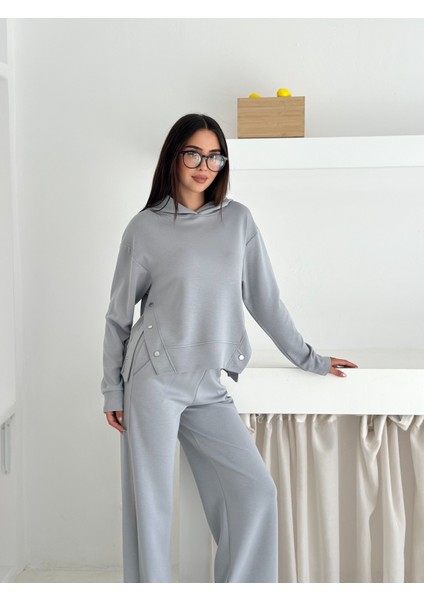 Yumuşak Dokulu Modal Kumaş Kapüşonlu Çıtçıt Detaylı Eşofman Takımı