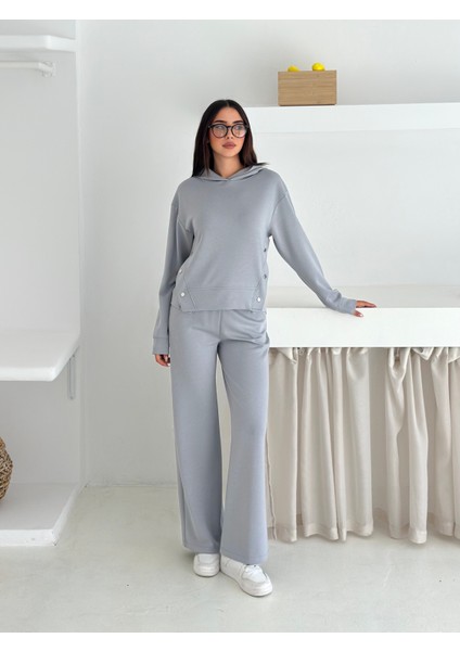 Yumuşak Dokulu Modal Kumaş Kapüşonlu Çıtçıt Detaylı Eşofman Takımı modelleri