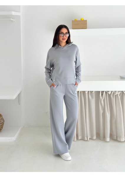 Yumuşak Dokulu Modal Kumaş Kapüşonlu Çıtçıt Detaylı Eşofman Takımı fırsatları