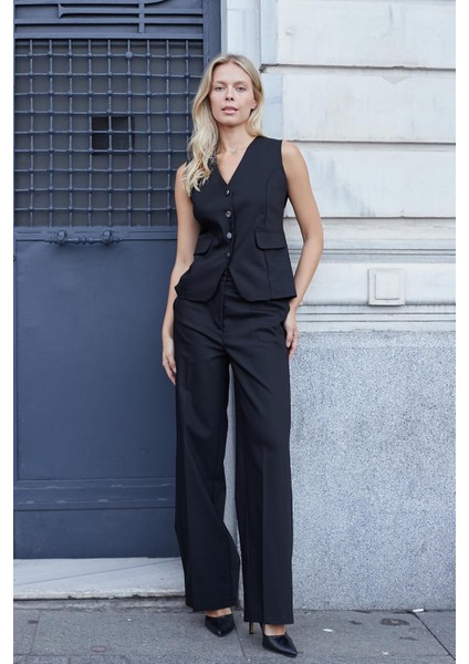 Kadın Yüksek Bel Yan Cepli Bol Paça Rahat Kesim Palazzo Kumaş Pantolon-Siyah