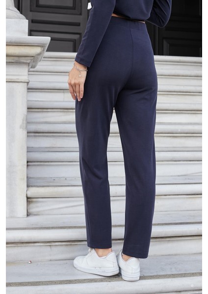 Kadın Esnek Modal Kumaş Yüksek Bel Cepli Bacak Kısmı Rahat Kesim Dar Paça Pantolon-Lacivert indirimleri