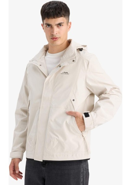 Su İtici Regular Fit Kapüşonlu Fermuarlı İç Cepli Baskılı Çıtçıt Kapamalı Mevsimlik Baharlık Mont C8284AX25AU