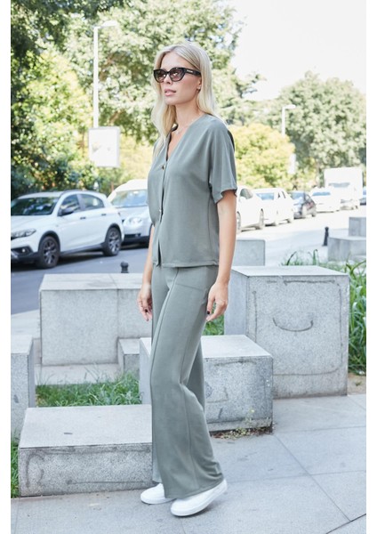 Kadın Ipeksi Modal Esnek Kumaş Yüksek Bel Önden Dikişli Yan Cepli Bol Paça Palazzo Pantolon-Haki indirimleri