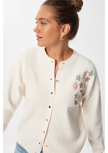 Nakış Işlemeli Boncuklu Triko Hırka LNX0006 Krem fiyatları