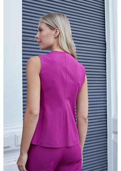 Kadın V Yaka Cep Kapaklı Düğmeli Hafif Esnek Kumaş Yelek-Magenta fiyatları