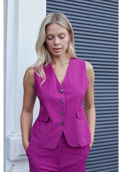 Kadın V Yaka Cep Kapaklı Düğmeli Hafif Esnek Kumaş Yelek-Magenta indirimleri