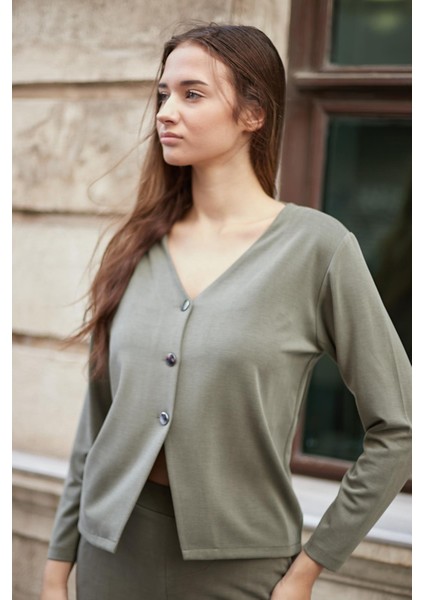 Kadın Esnek Ipeksi Modal Kumaş V Yaka Uzun Kol Düğmeli Ceket-Haki