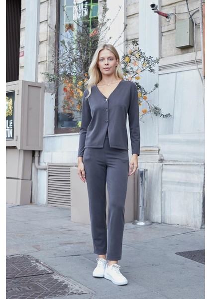 Kadın Esnek Ipeksi Modal Kumaş V Yaka Uzun Kol Düğmeli Ceket-Antrasit fiyatları