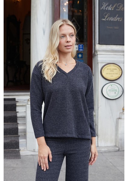 Kadın Simli Kaşkorse V Yaka Düşük Omuzlu Uzun Kol Yırtmaçlı Bluz -Lacivert