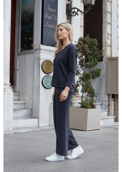 Kadın Simli Kaşkorse V Yaka Düşük Omuzlu Uzun Kol Yırtmaçlı Bluz -Lacivert fiyatları