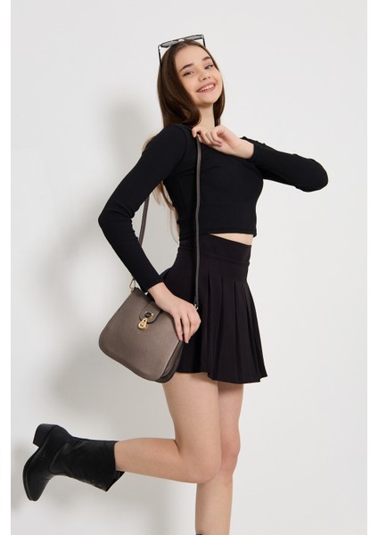 Kadın Kilit Kapamalı Üçbölmeli Çarpraz Askılı Omuz Çantası modelleri