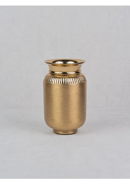 Dekoratif Ince Çizgili Altın Mumluk