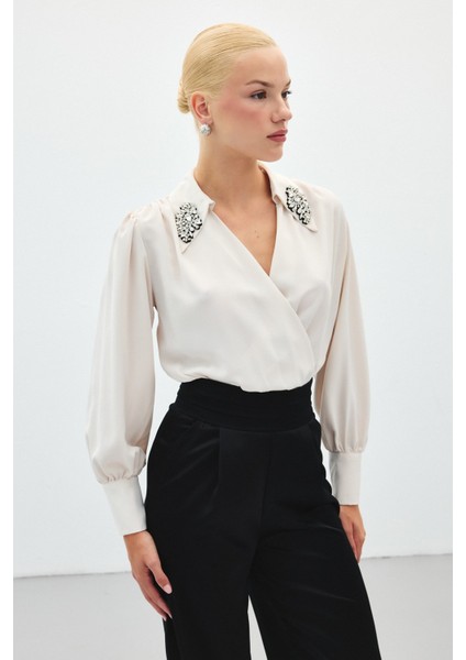 Aksesuar Detaylı Bodysuit Bluz - Bej