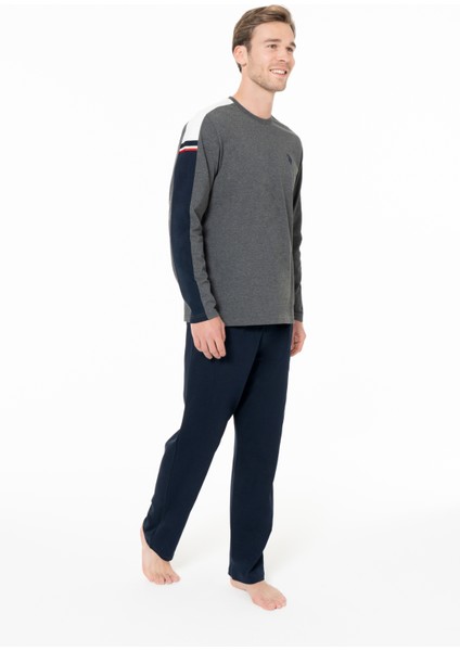 Erkek Kışlık Lisanslı Uzun Kol Pijama Takım 18957 modelleri