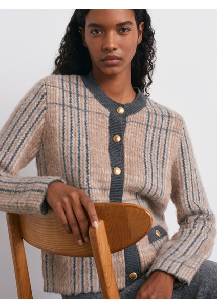 60986 Desenli Şardonlu Düğmeli Triko Hırka-Vizon modelleri