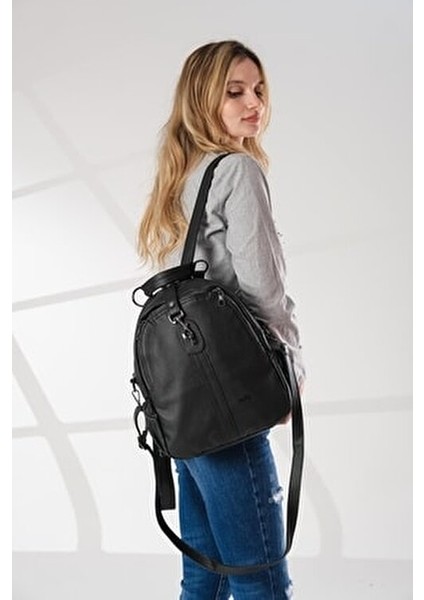 Kadın Siyah 9 Gözlü Sırt Çantası ve Cüzdan Kombini fiyatları