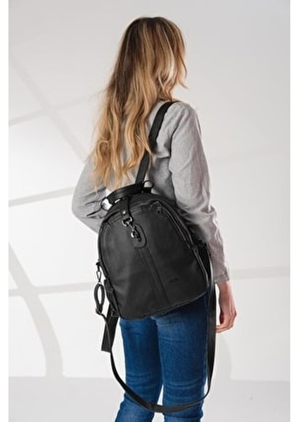 Kadın Siyah 9 Gözlü Sırt Çantası ve Cüzdan Kombini indirimleri