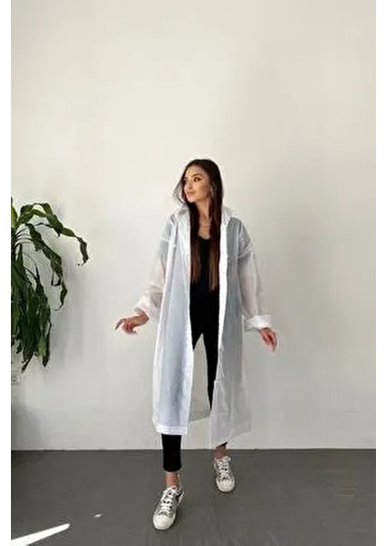 Kadın Beyaz Çıt Çıt Detay Şeffaf Yağmurluk
