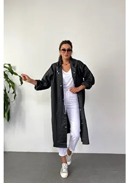 Kadın Siyah Çıt Çıt Detay Şeffaf Yağmurluk