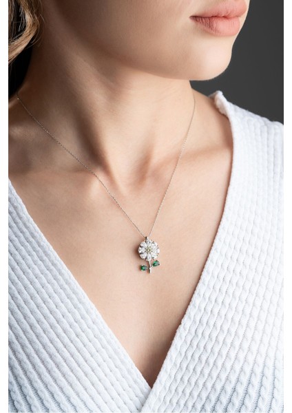 925 Ayar Gümüş Döner Tasarımlı Papatya Kolye – Zarif Kadın Takı ve Hediye Seçeneği fırsatları