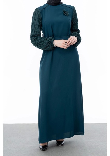 Garni Kumaşlı Broşlu Elbise - Zümrüt modelleri