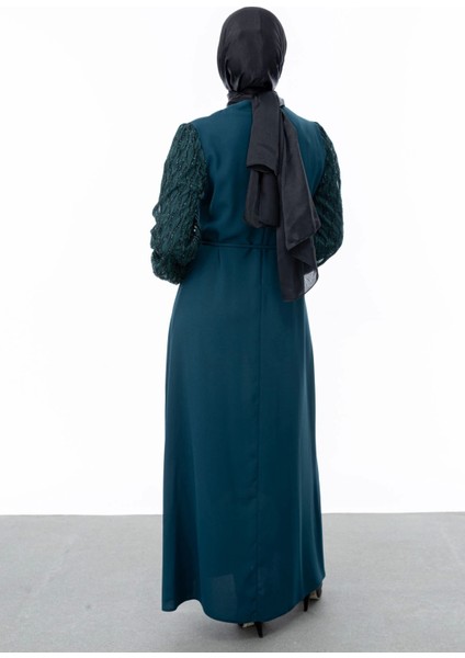 Garni Kumaşlı Broşlu Elbise - Zümrüt