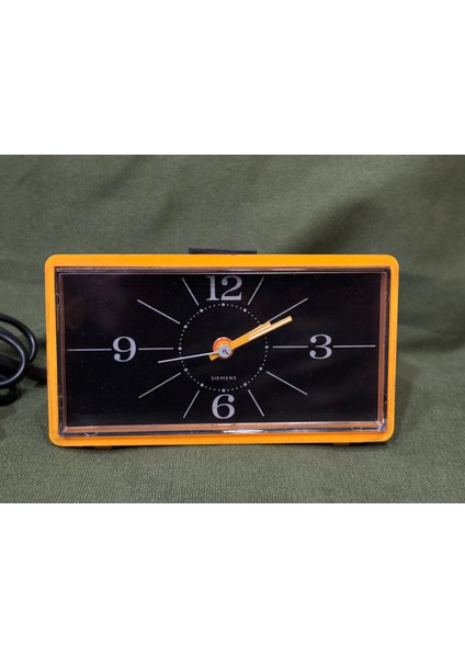 Siemens Elektrikli Masa Saati 13 cm 7 cm 7,5 cm Ölçülerinde