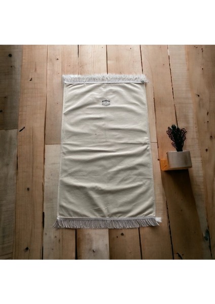 Minimal Kadife Kumaş Simge Desenli Seccade 70x110 cm – Ev ve İbadethane Kullanımına Uygun, Kolay Temizlenir modelleri