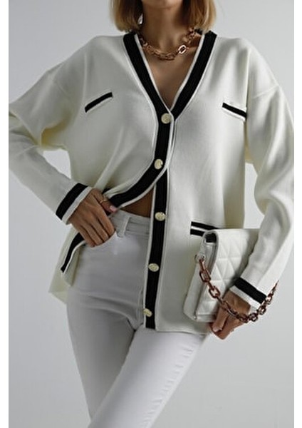 Bej Gold Düğmeli Şerit Detaylı Oversize Triko Hırka