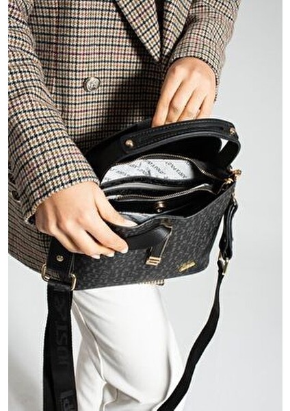 Siyah Renk Orta Boy Kapitone Desenli Geniş Askılı Günlük Şık Kadın Omuz Çantası 23X18 cm indirimleri