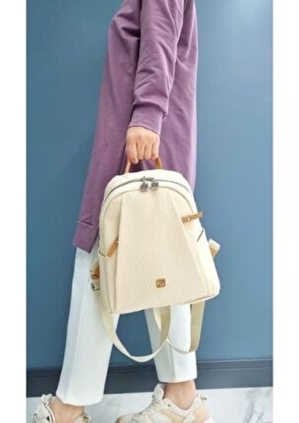 Kadın Krem Gofraj Baskılı Sırt Çantası ve Cüzdan Kombini