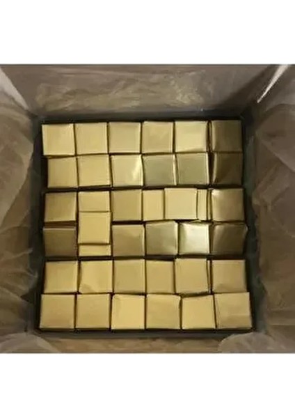 Gold Sütlü Madlen Çikolata 1 Kilogram Hediye İçin Şık Ambalajda Lezzetli