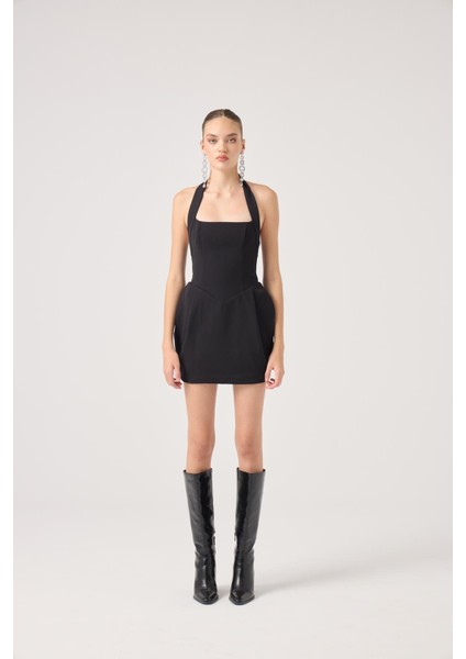 Boyundan Askılı Cepli Mini Yerry Elbise Siyah