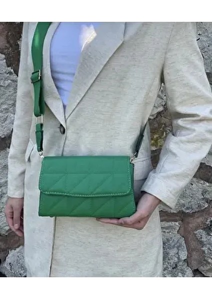 Kadın Yeşil Kapitone Ayarlanabilir Kolon Askılı Çapraz Omuz Çantası