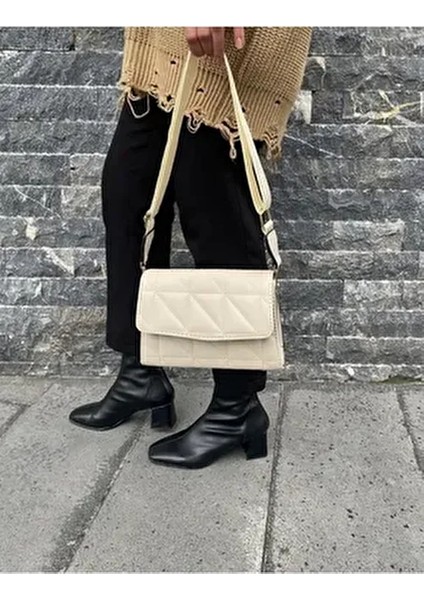 Kadın Krem Kapitone Çapraz Omuz Çantası Suni Deri Ayarlanabilir Askılı