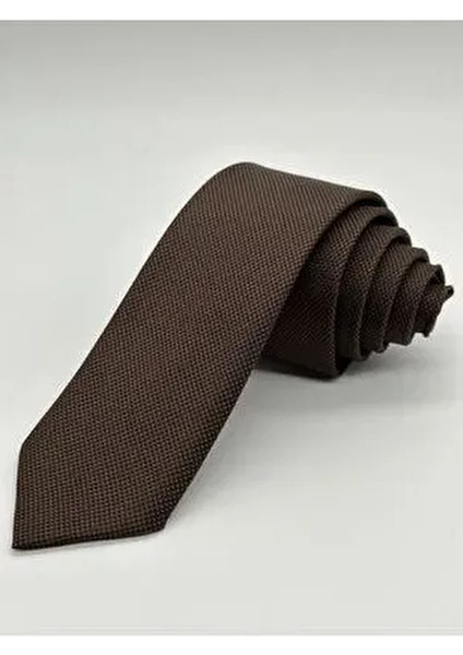 Kahverengi Kum Desenli Slim Kravat