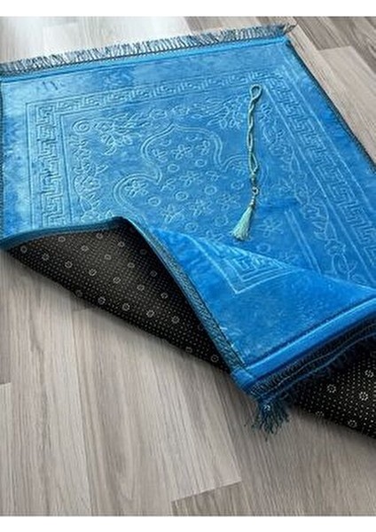 Lüks Kalın Yumuşak Peluş Kaymaz Taban Özellikli Hediyelik Çeyizlik Seccade Tesbih fiyatları