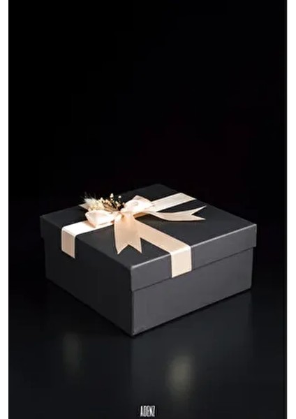 Hediye Kutusu Siyah - Kırpık Kağıt - 1 Sınıf Saten Kurdele- Kuru Çiçek Süsleme - Yılbaşı fiyatları