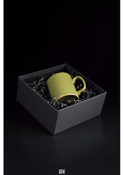 Hediye Kutusu Siyah - Kırpık Kağıt - 1 Sınıf Saten Kurdele- Kuru Çiçek Süsleme - Yılbaşı modelleri