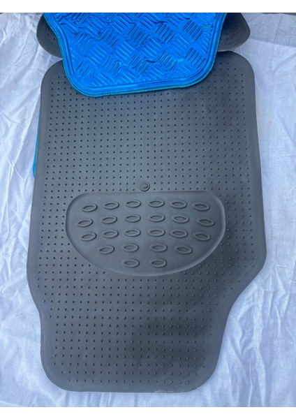 Tüm Araçlara Uyumlu Oto Paspas