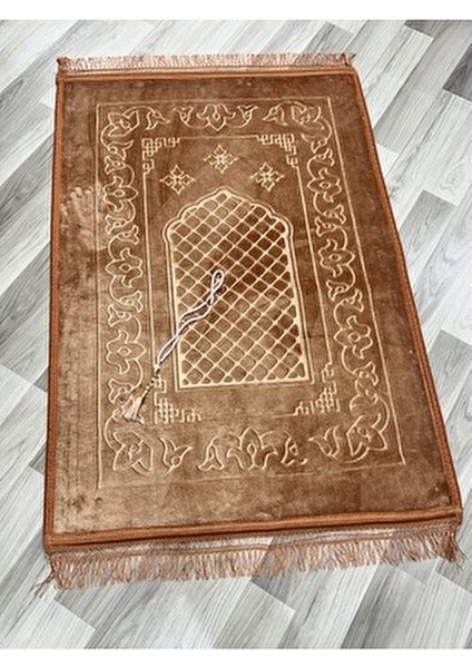 Lüks Kalın Yumuşak Peluş Kaymaz Taban Özellikli Hediyelik Çeyizlik Seccade Tesbih fiyatları