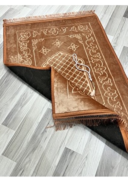 Lüks Kalın Yumuşak Peluş Kaymaz Taban Özellikli Hediyelik Çeyizlik Seccade Tesbih modelleri